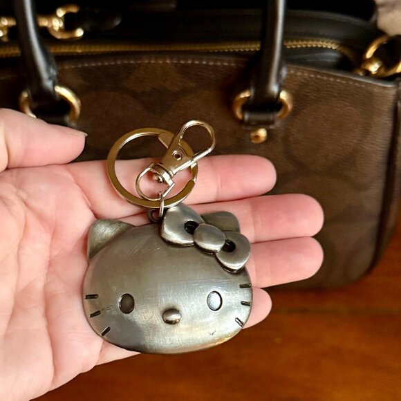 NEW Hello Kitty Keychain Vintage Metal Car Key Chain or Purse Charm - Picture 2 of 4